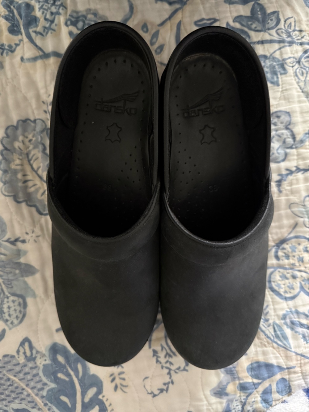 Dansko Professional Oiled Black Slip-On Clogs Size 38